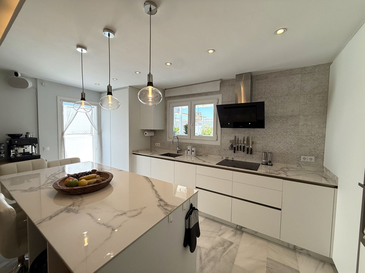 Appartement te koop in Estepona | 3 slaapkamers H5264113