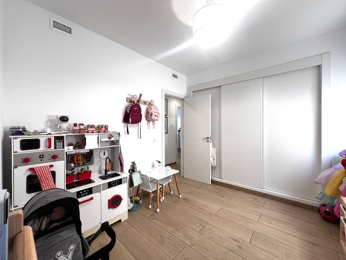 Appartement te koop in Estepona | 4 slaapkamers H5266237