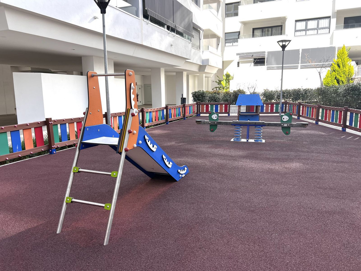 Appartement te koop in Estepona | 4 slaapkamers H5266237