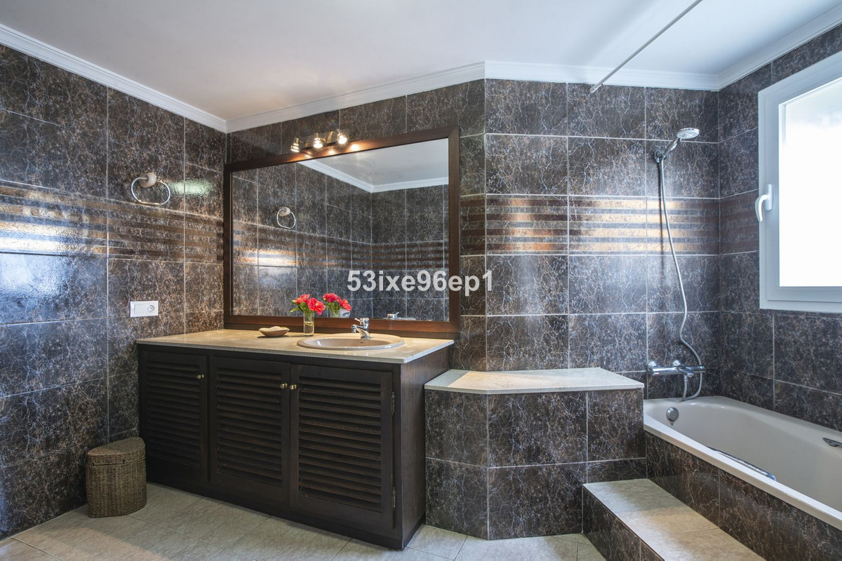 Huis te koop in Estepona | 3 slaapkamers H5271442