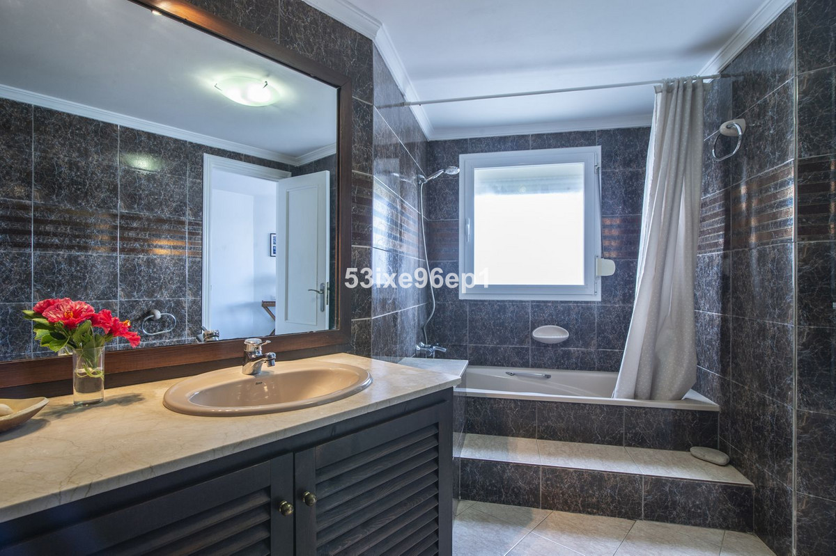 Huis te koop in Estepona | 3 slaapkamers H5271442