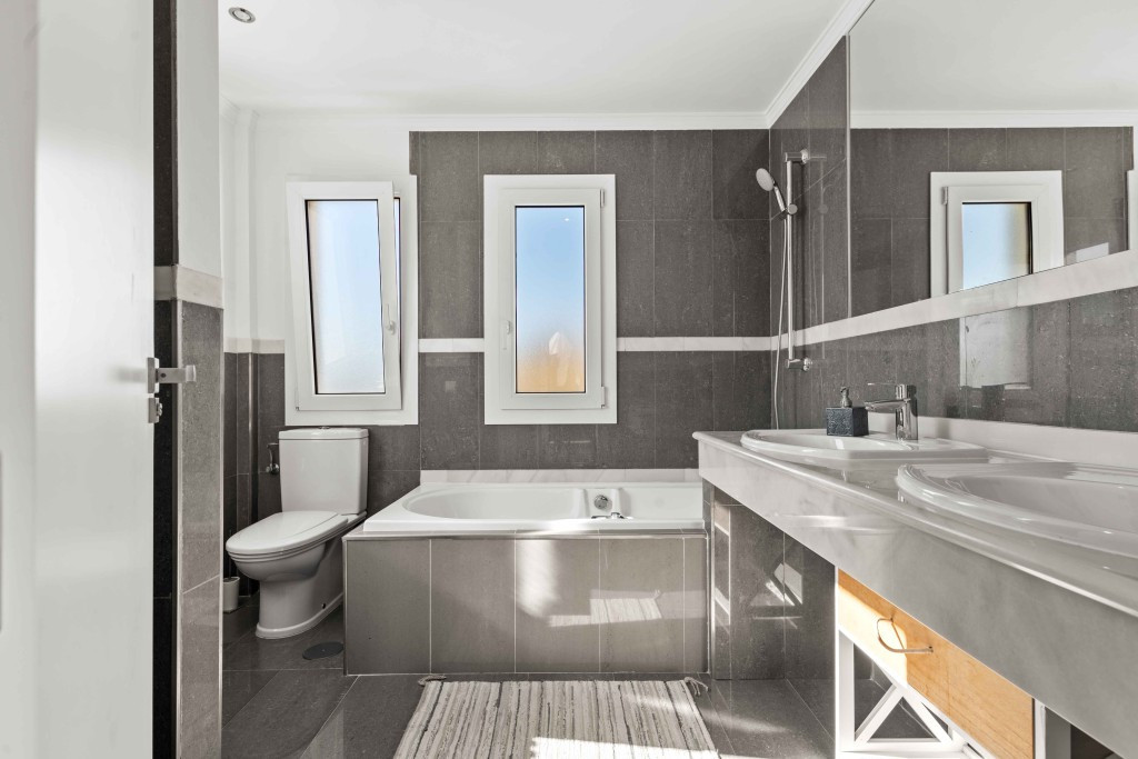 Huis te koop in Estepona | 4 slaapkamers H5272825