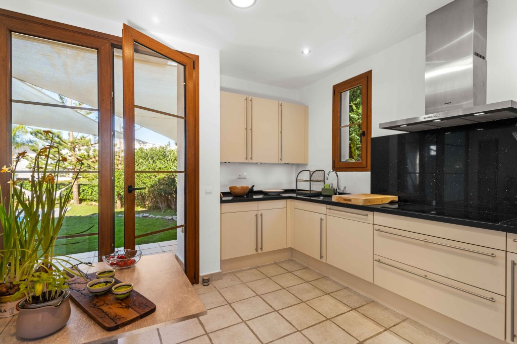 Huis te koop in Estepona | 4 slaapkamers H5272825