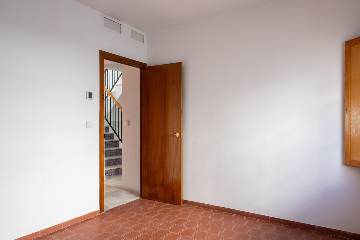 Huis te koop in Estepona | 5 slaapkamers H5274853