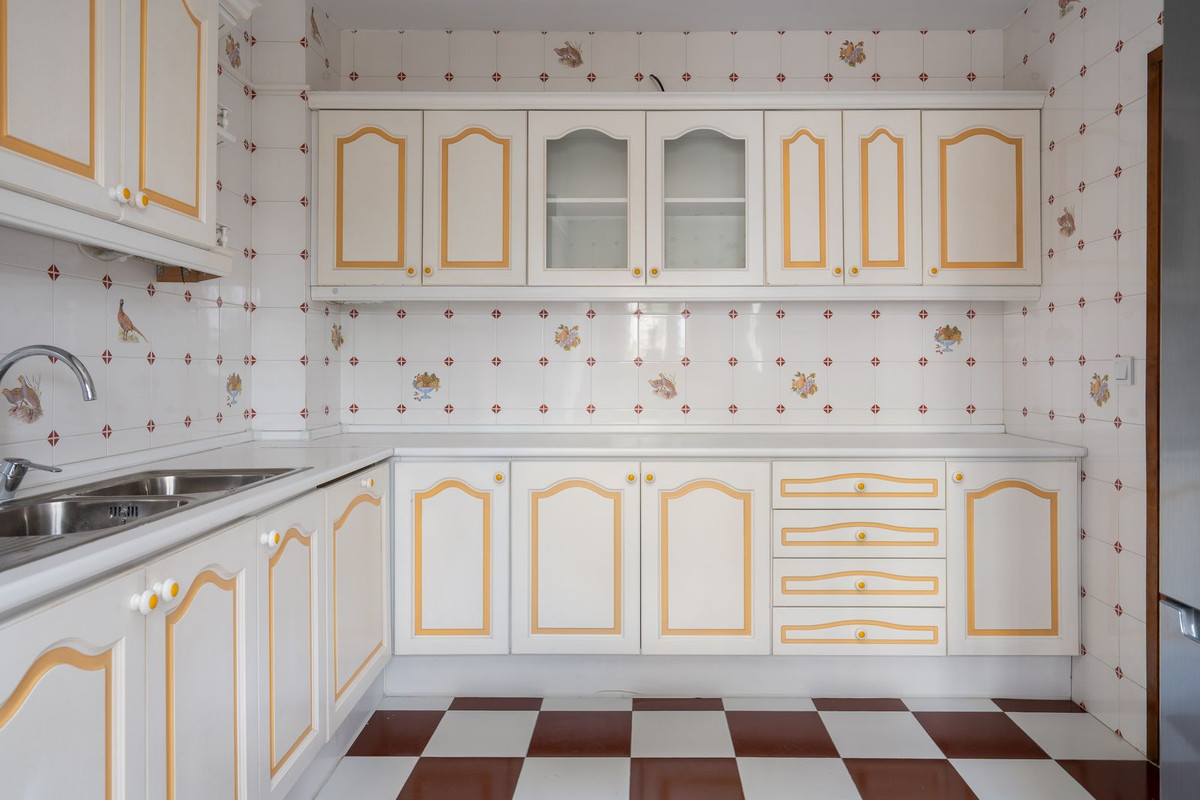 Huis te koop in Estepona | 5 slaapkamers H5274853