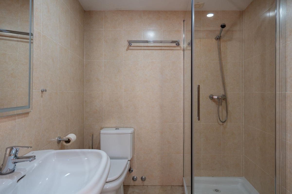 Huis te koop in Estepona | 5 slaapkamers H5274853