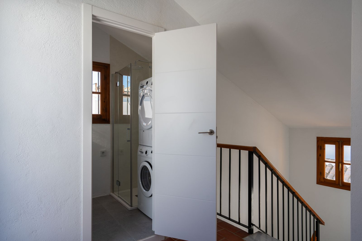 Huis te koop in Estepona | 5 slaapkamers H5274853