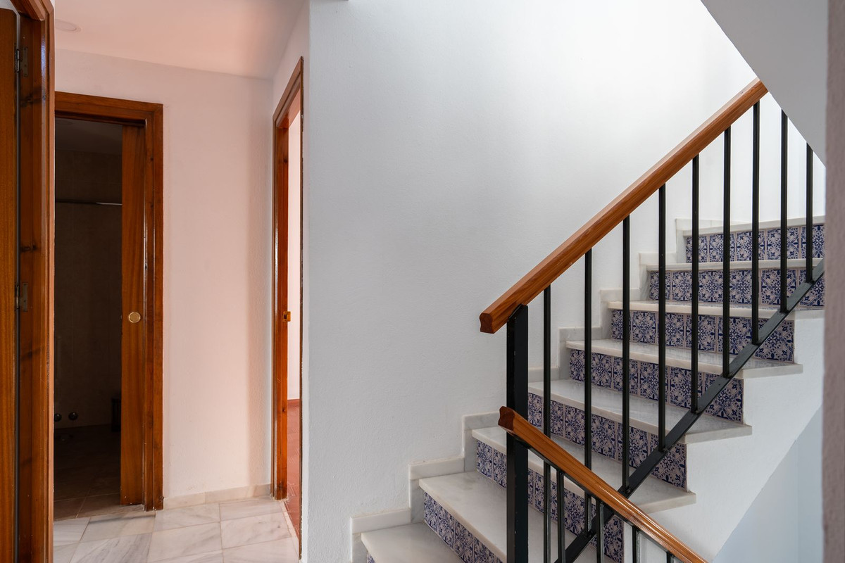 Huis te koop in Estepona | 5 slaapkamers H5274853