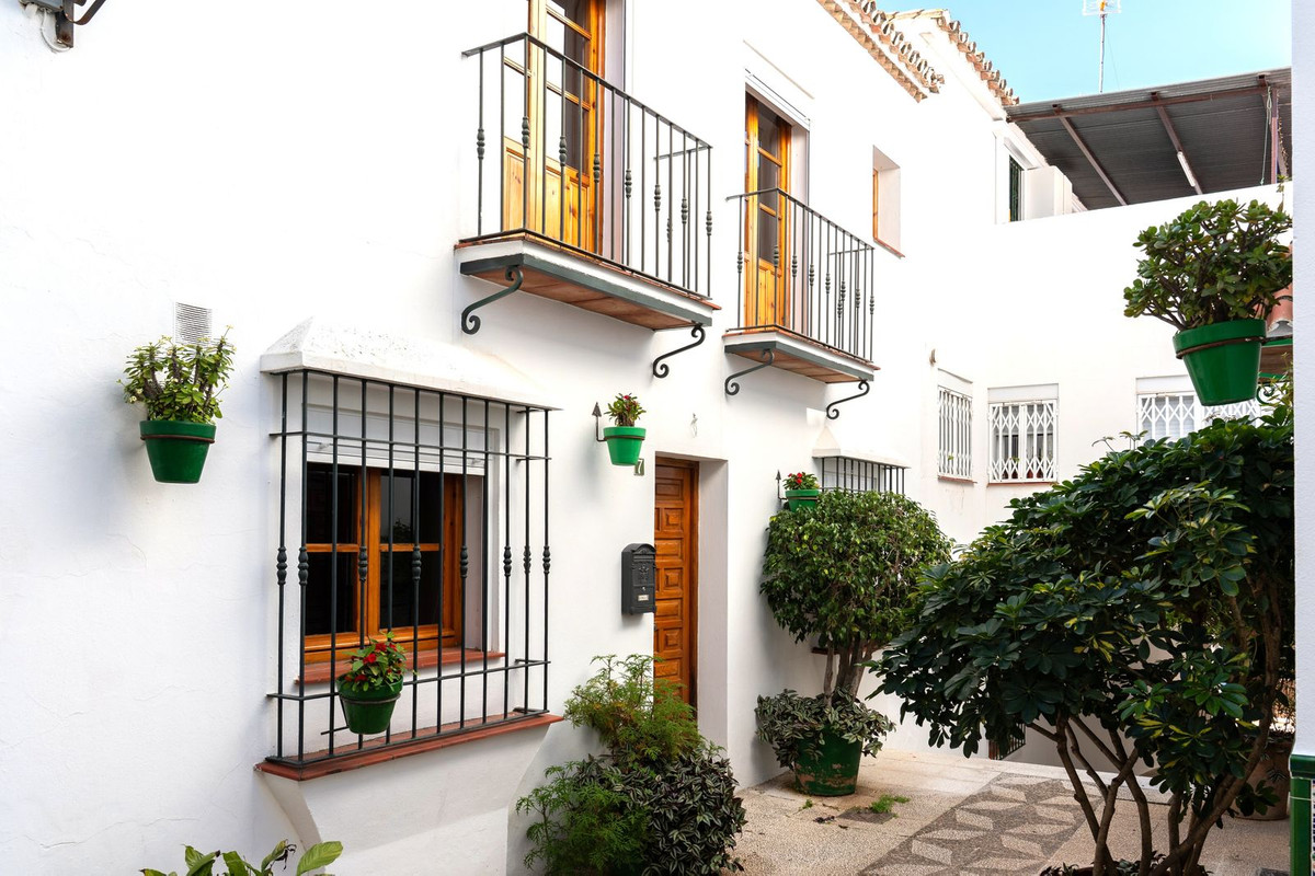 Huis te koop in Estepona | 5 slaapkamers H5274853
