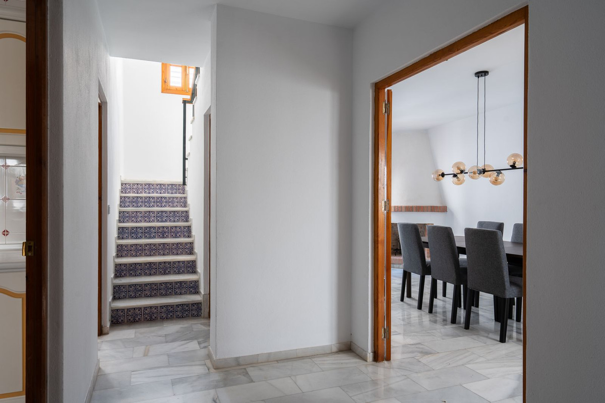 Huis te koop in Estepona | 5 slaapkamers H5274853