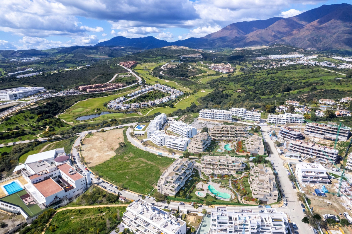 Appartement te koop in Estepona | 3 - 4 slaapkamers H5286022