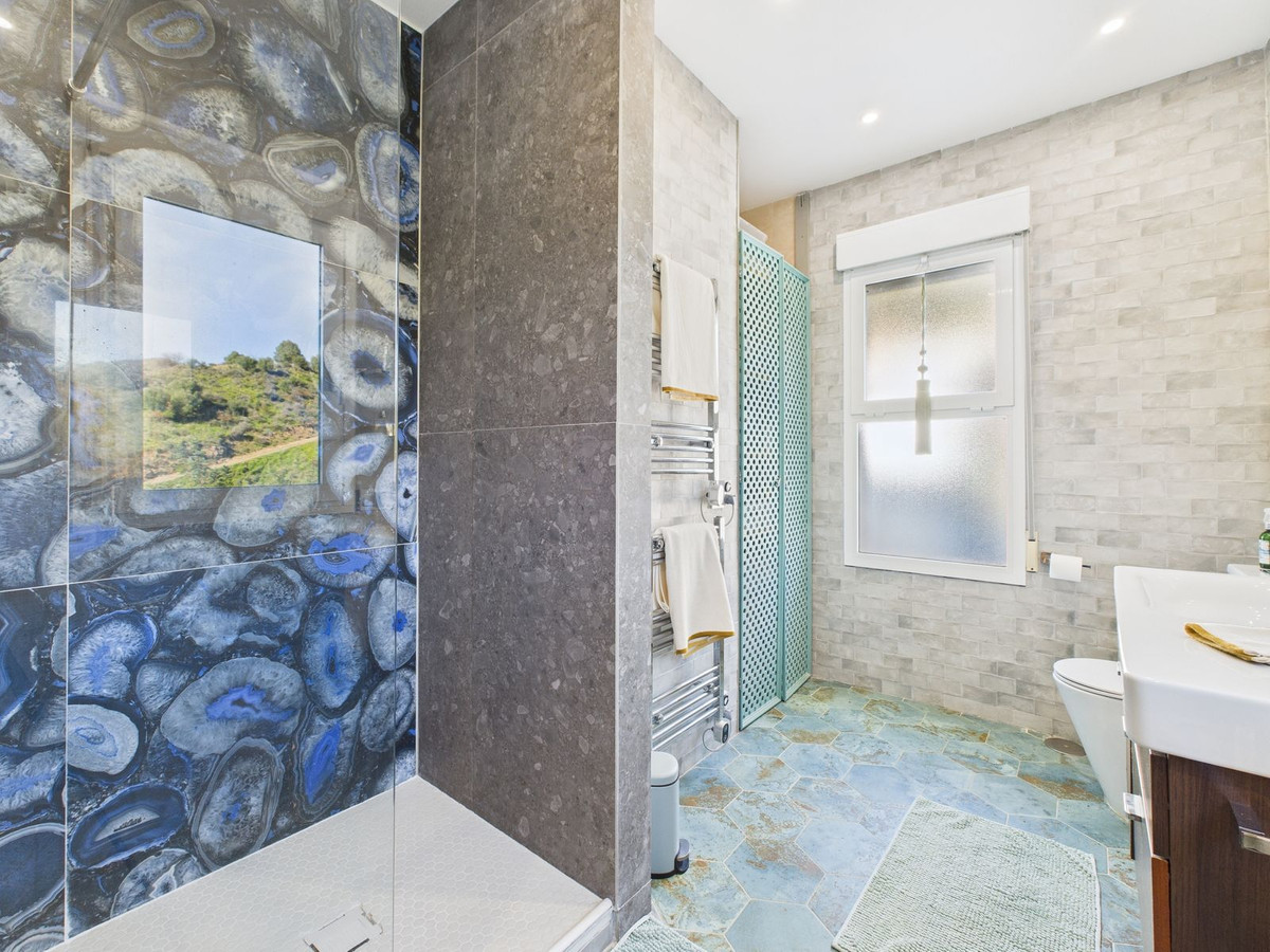 Huis te koop in Estepona | 4 slaapkamers H5286406