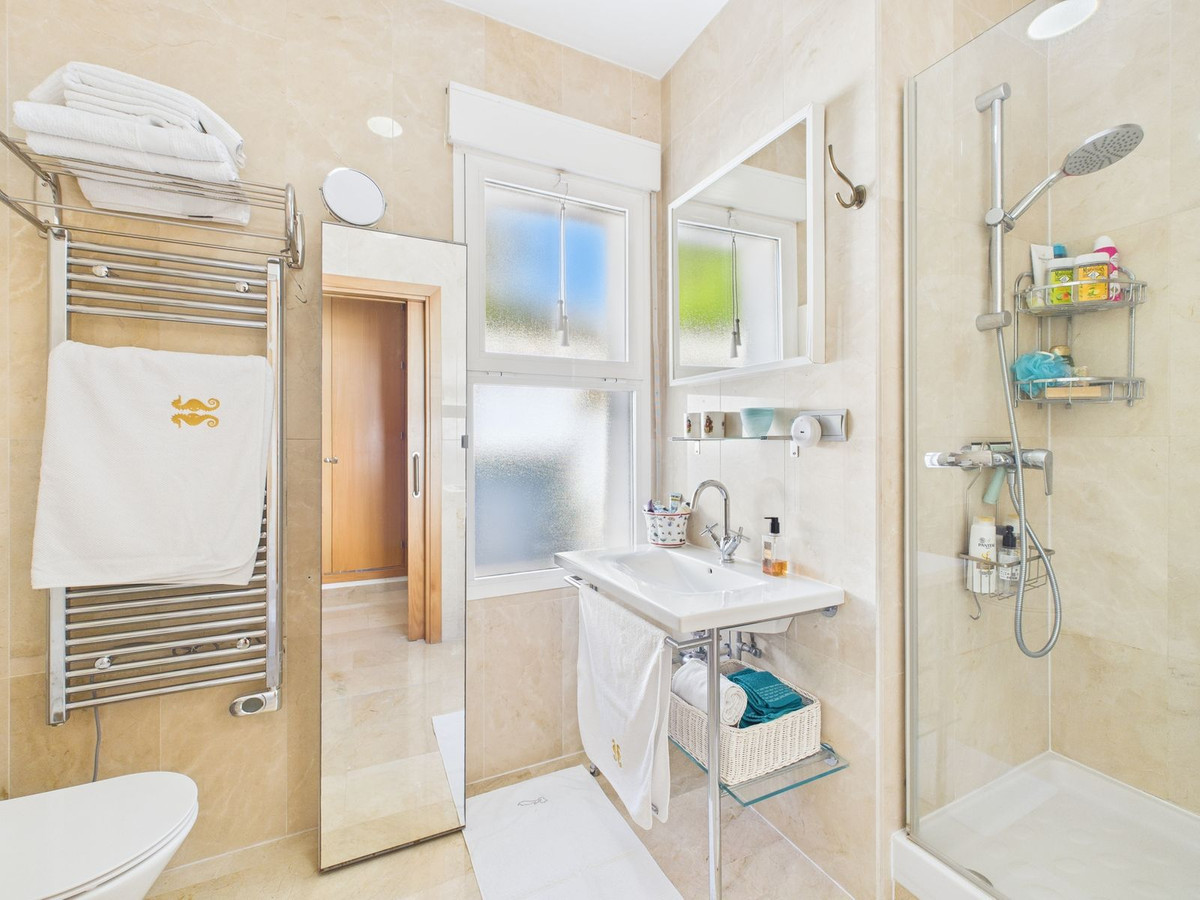 Huis te koop in Estepona | 4 slaapkamers H5286406