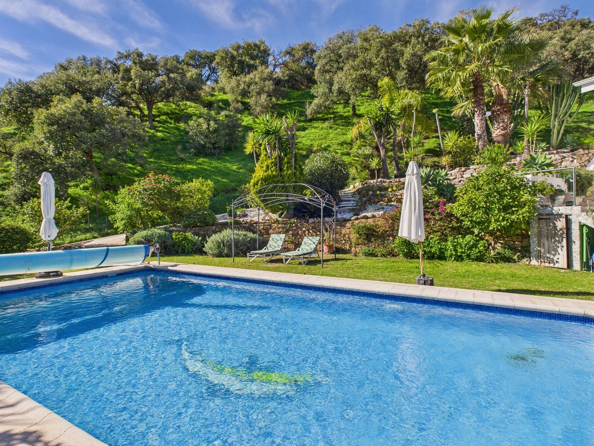 Huis te koop in Estepona | 4 slaapkamers H5286406