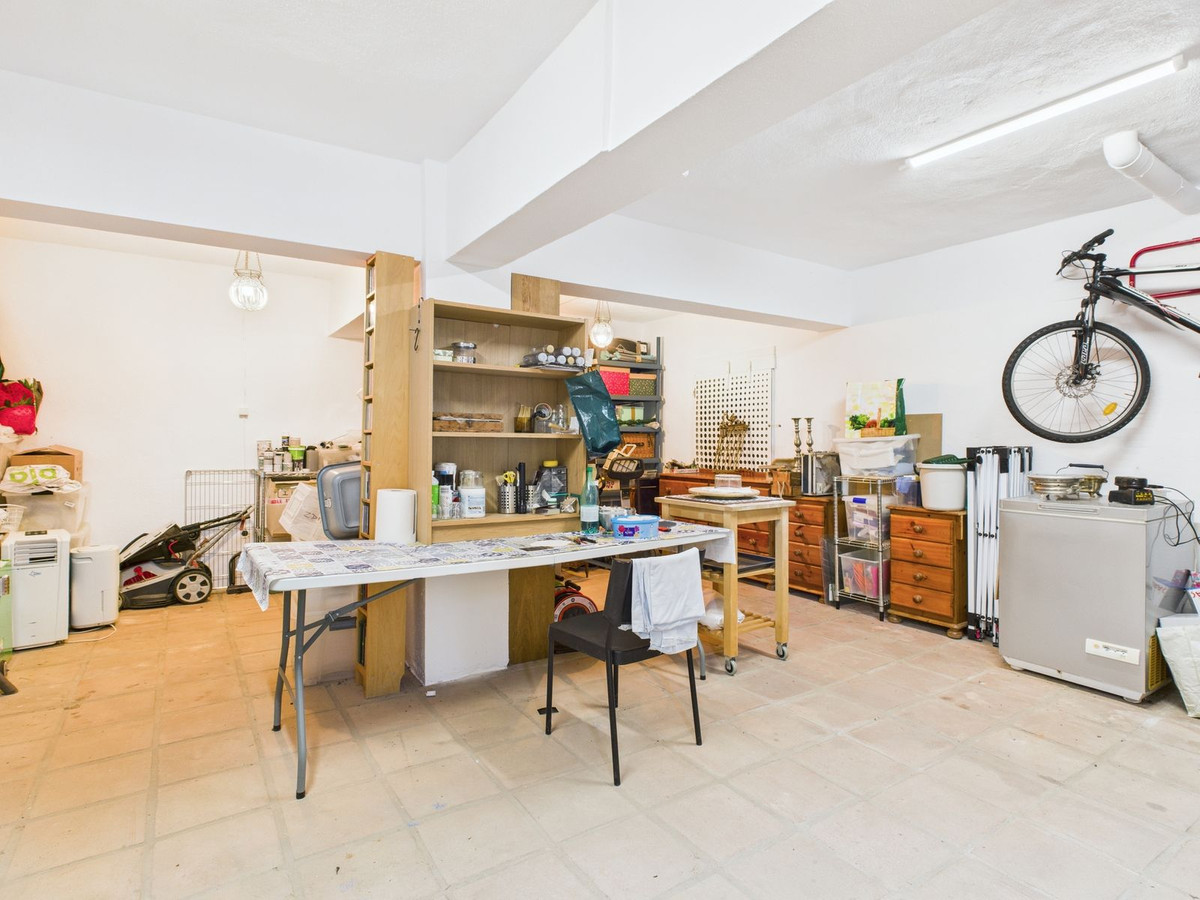 Huis te koop in Estepona | 4 slaapkamers H5286406