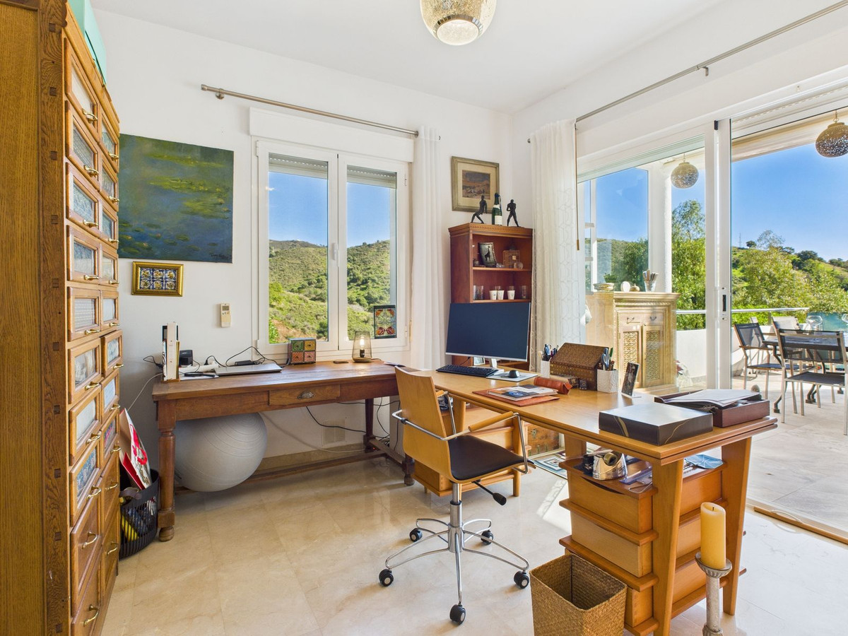 Huis te koop in Estepona | 4 slaapkamers H5286406