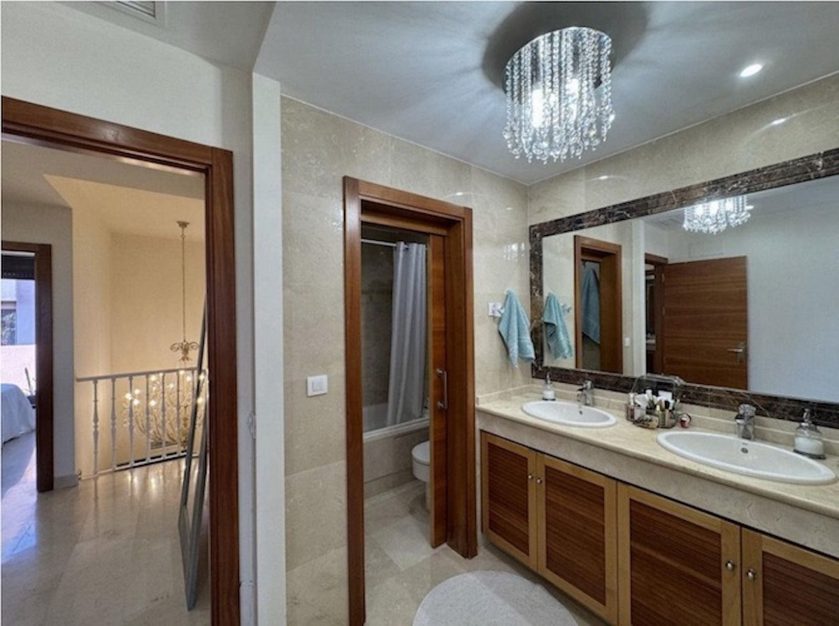 Huis te koop in Estepona | 3 slaapkamers H5288101