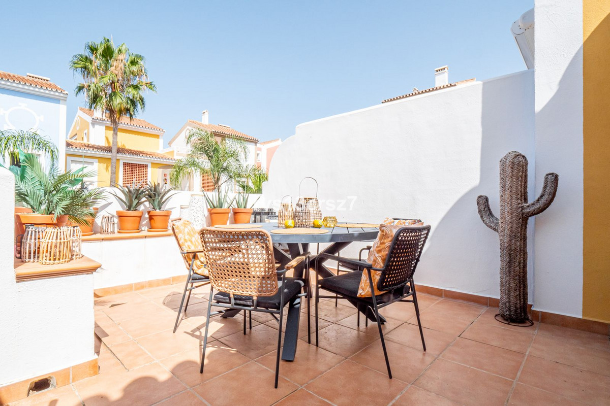 Appartement te koop in Estepona | 3 slaapkamers H5294653