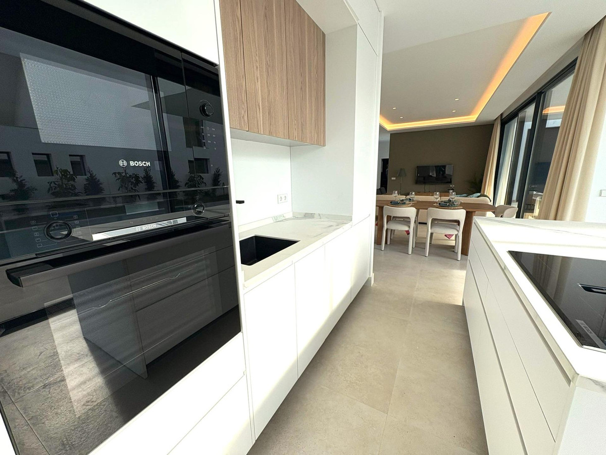 Huis te koop in Estepona | 6 slaapkamers H5295169