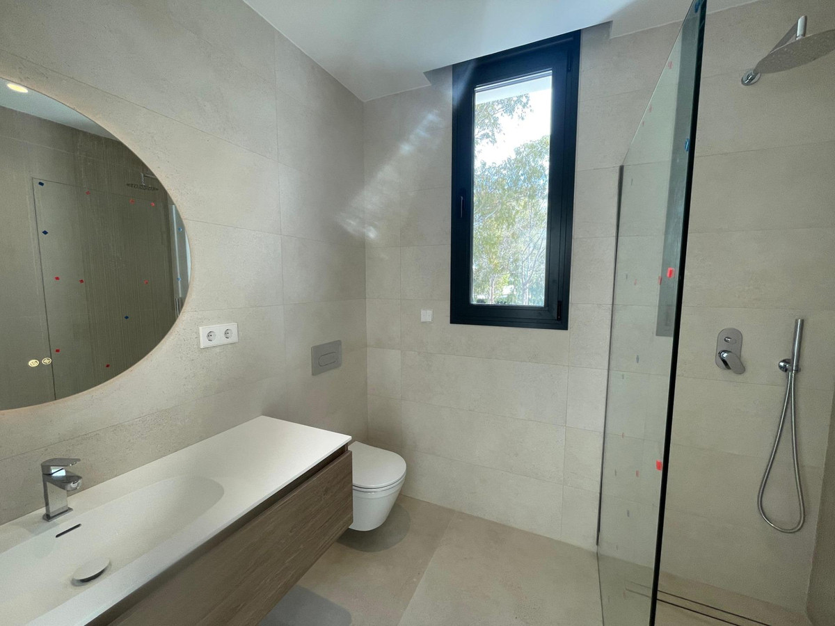 Huis te koop in Estepona | 6 slaapkamers H5295169