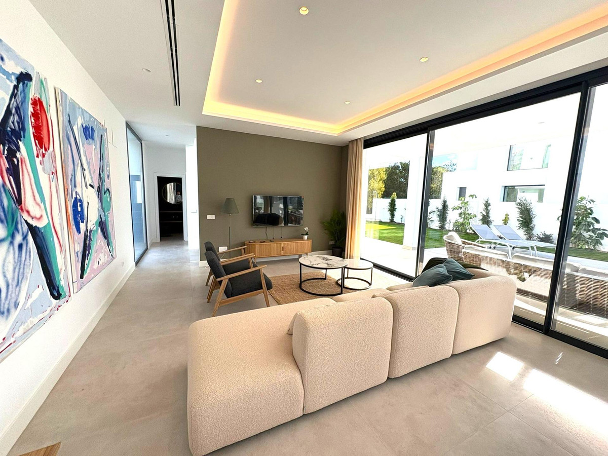 Huis te koop in Estepona | 6 slaapkamers H5295169