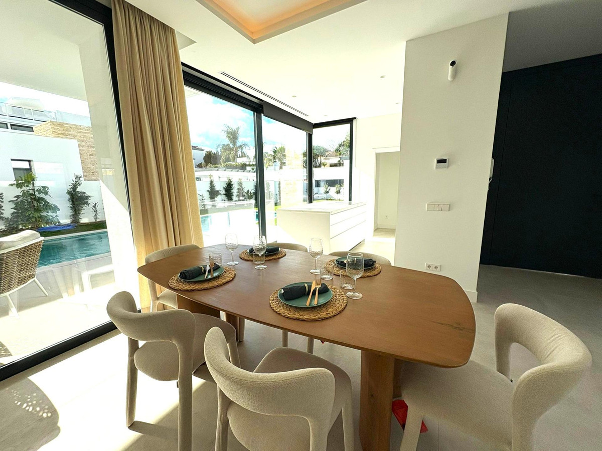 Huis te koop in Estepona | 6 slaapkamers H5295169