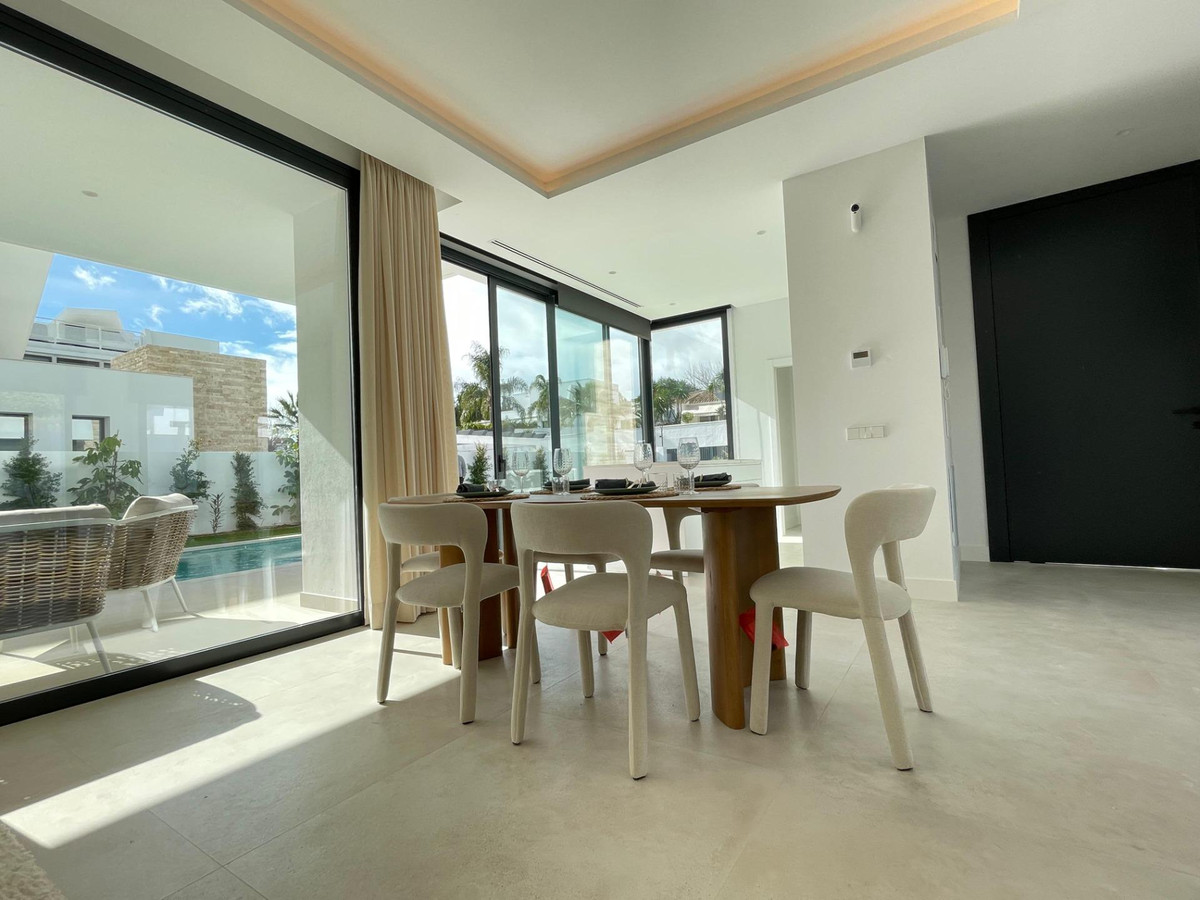 Huis te koop in Estepona | 6 slaapkamers H5295169