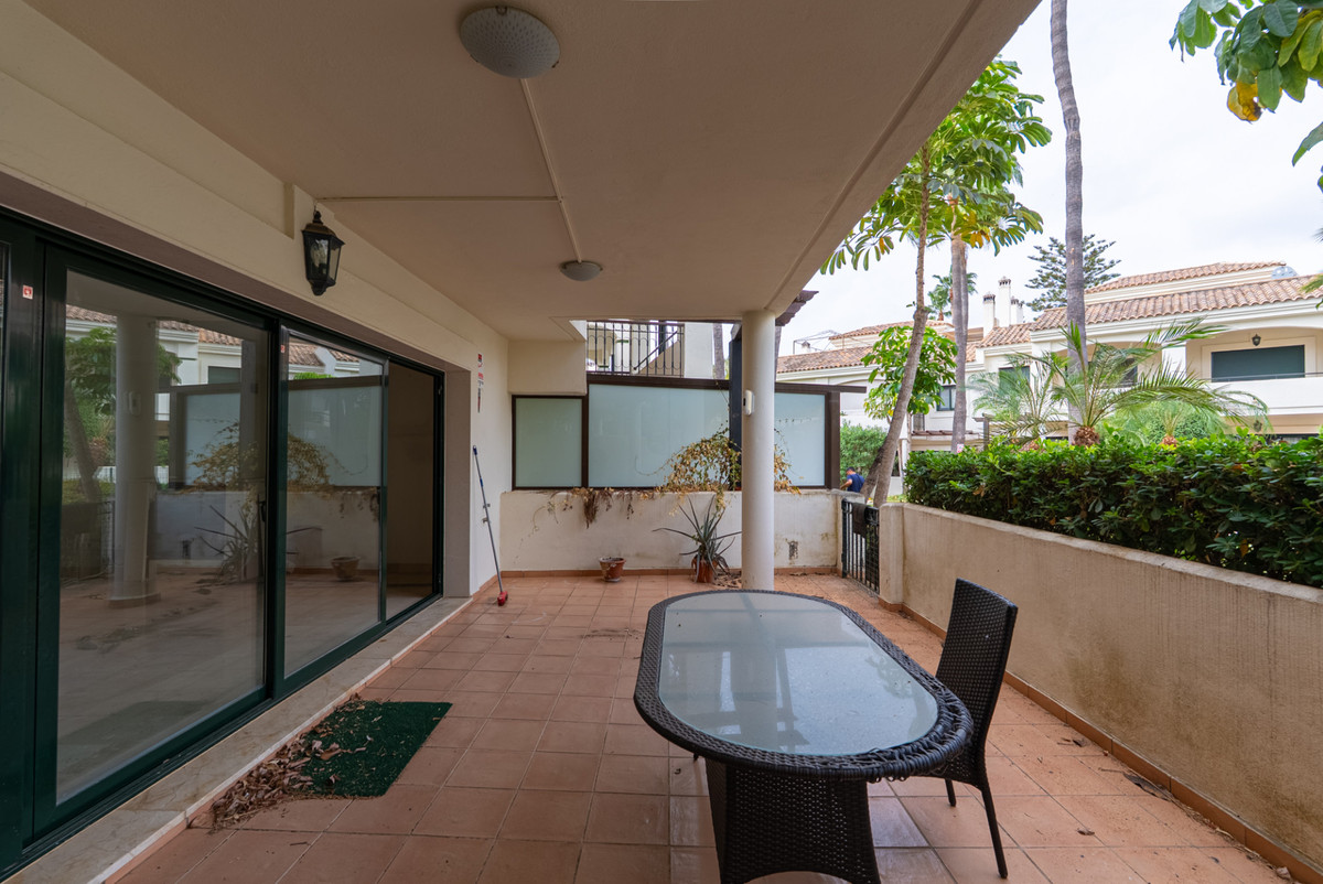 Huis te koop in Estepona | 4 slaapkamers H5303122
