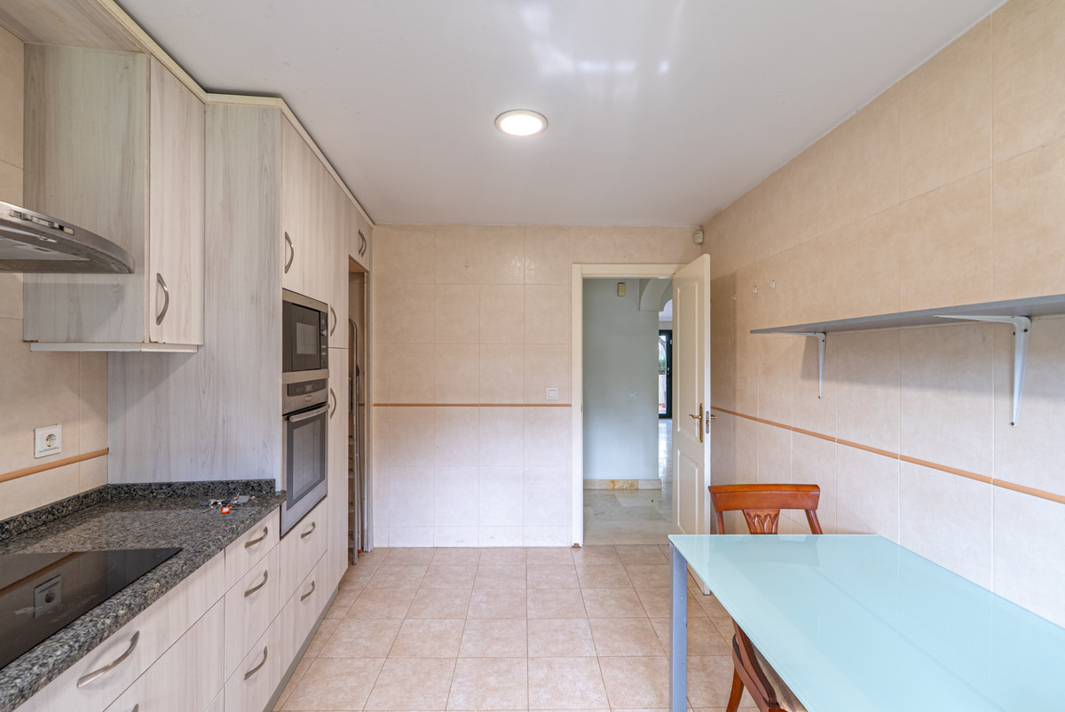 Huis te koop in Estepona | 4 slaapkamers H5303122