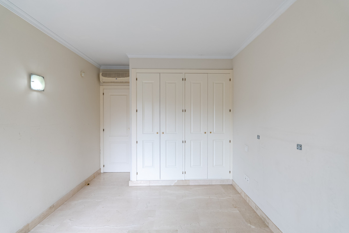 Huis te koop in Estepona | 4 slaapkamers H5303122