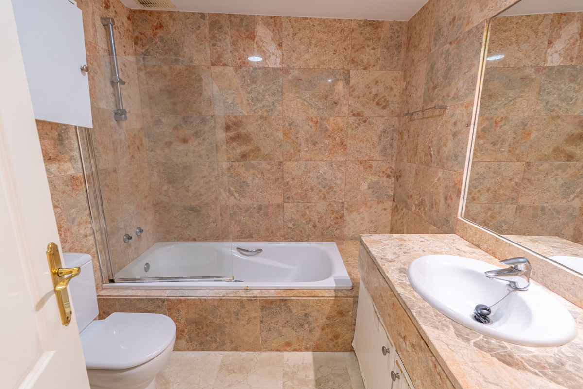 Huis te koop in Estepona | 4 slaapkamers H5303122