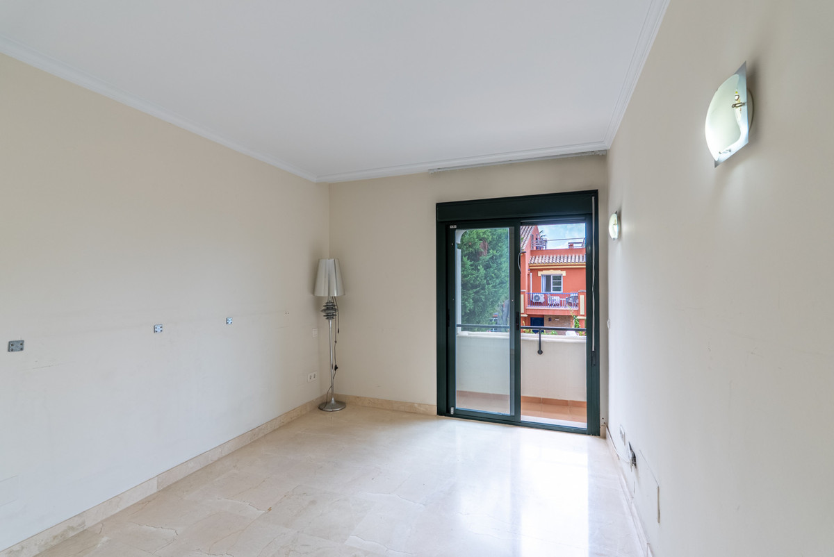 Huis te koop in Estepona | 4 slaapkamers H5303122