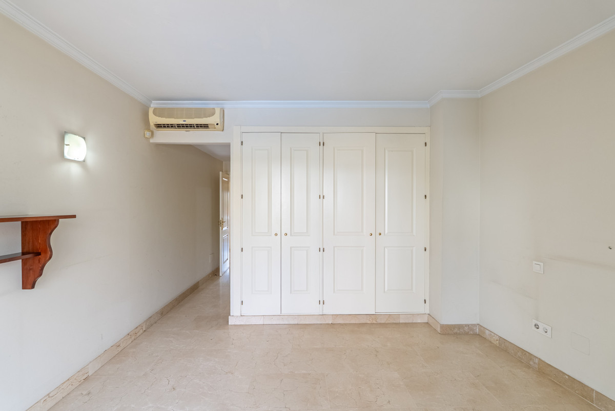 Huis te koop in Estepona | 4 slaapkamers H5303122