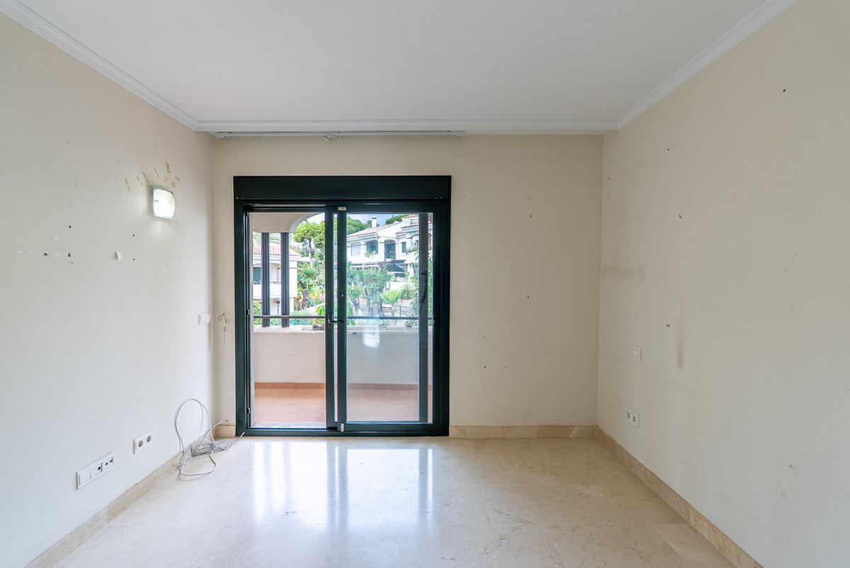 Huis te koop in Estepona | 4 slaapkamers H5303122