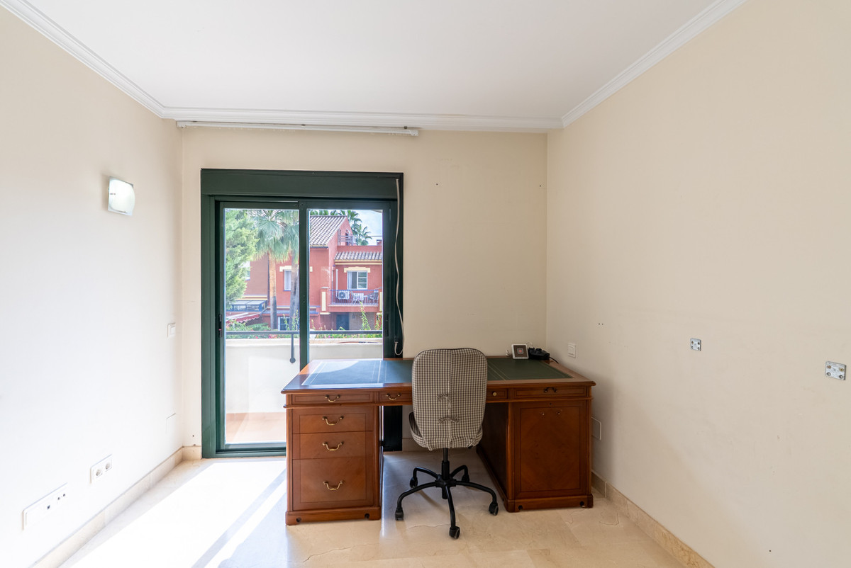 Huis te koop in Estepona | 4 slaapkamers H5303122