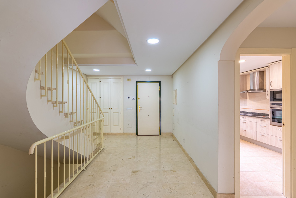 Huis te koop in Estepona | 4 slaapkamers H5303122