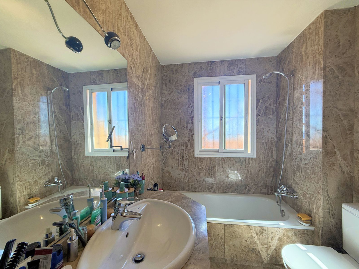 Huis te koop in Estepona | 3 slaapkamers H5307937