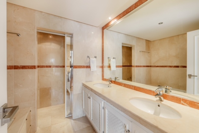 Huis te koop in Estepona | 4 slaapkamers H5314723