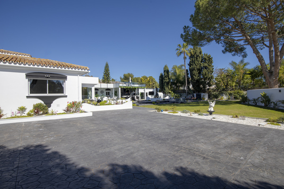 Huis te koop in Estepona | 5 slaapkamers H5315593