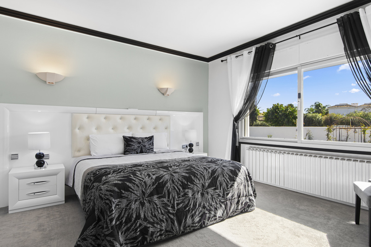 Huis te koop in Estepona | 5 slaapkamers H5315593