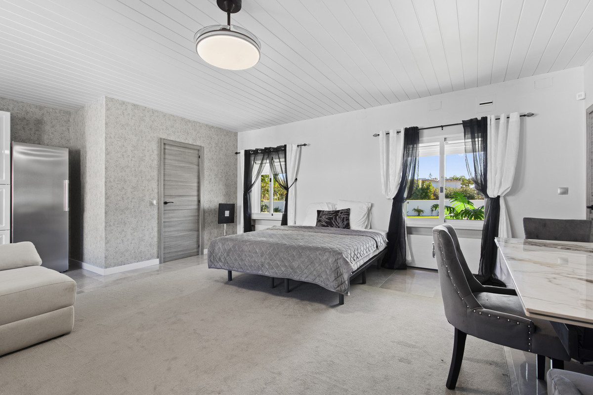 Huis te koop in Estepona | 5 slaapkamers H5315593