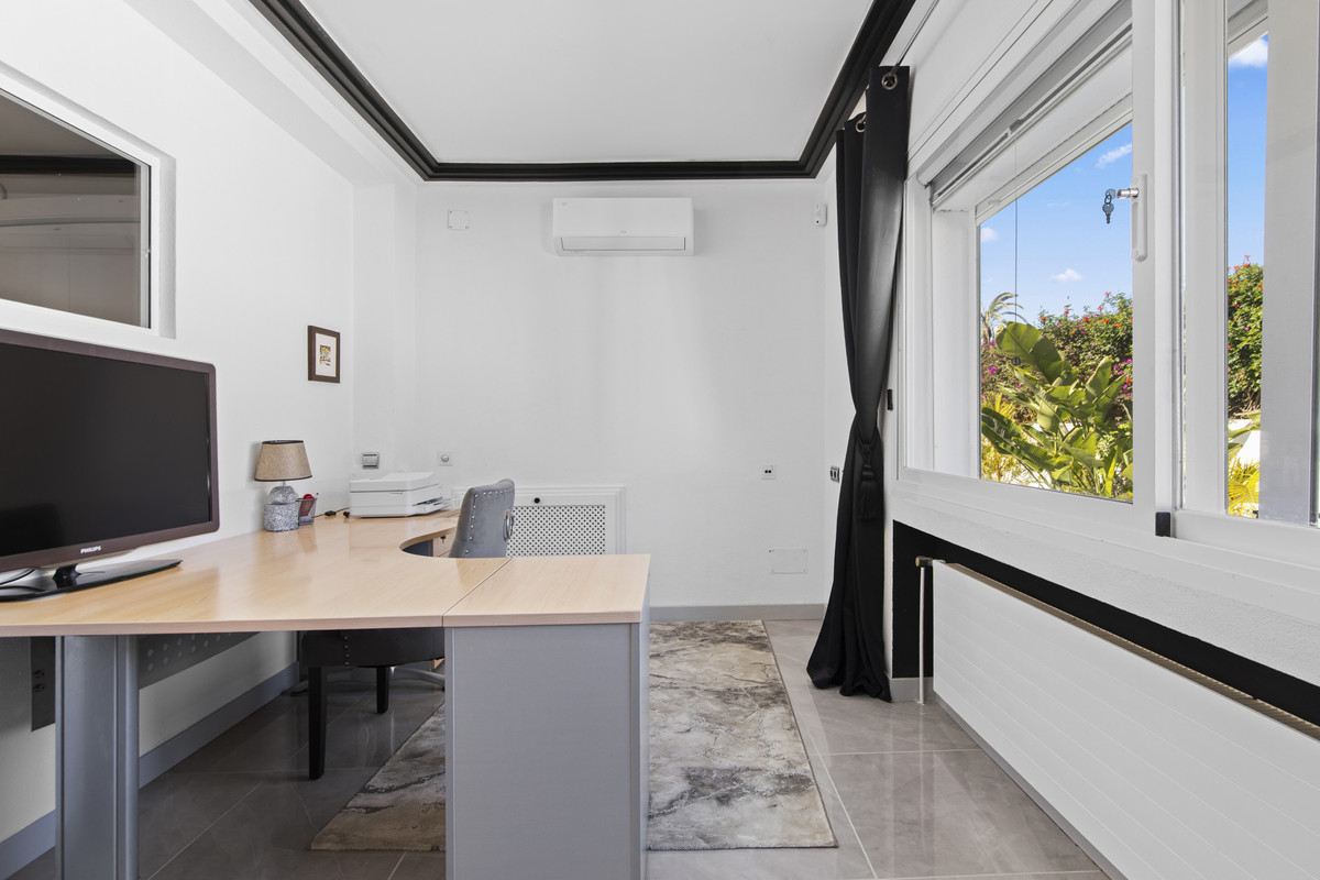 Huis te koop in Estepona | 5 slaapkamers H5315593