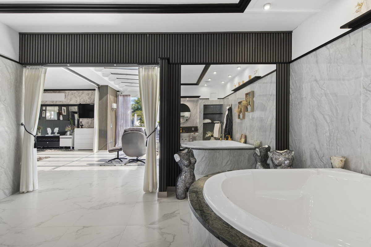 Huis te koop in Estepona | 5 slaapkamers H5315593