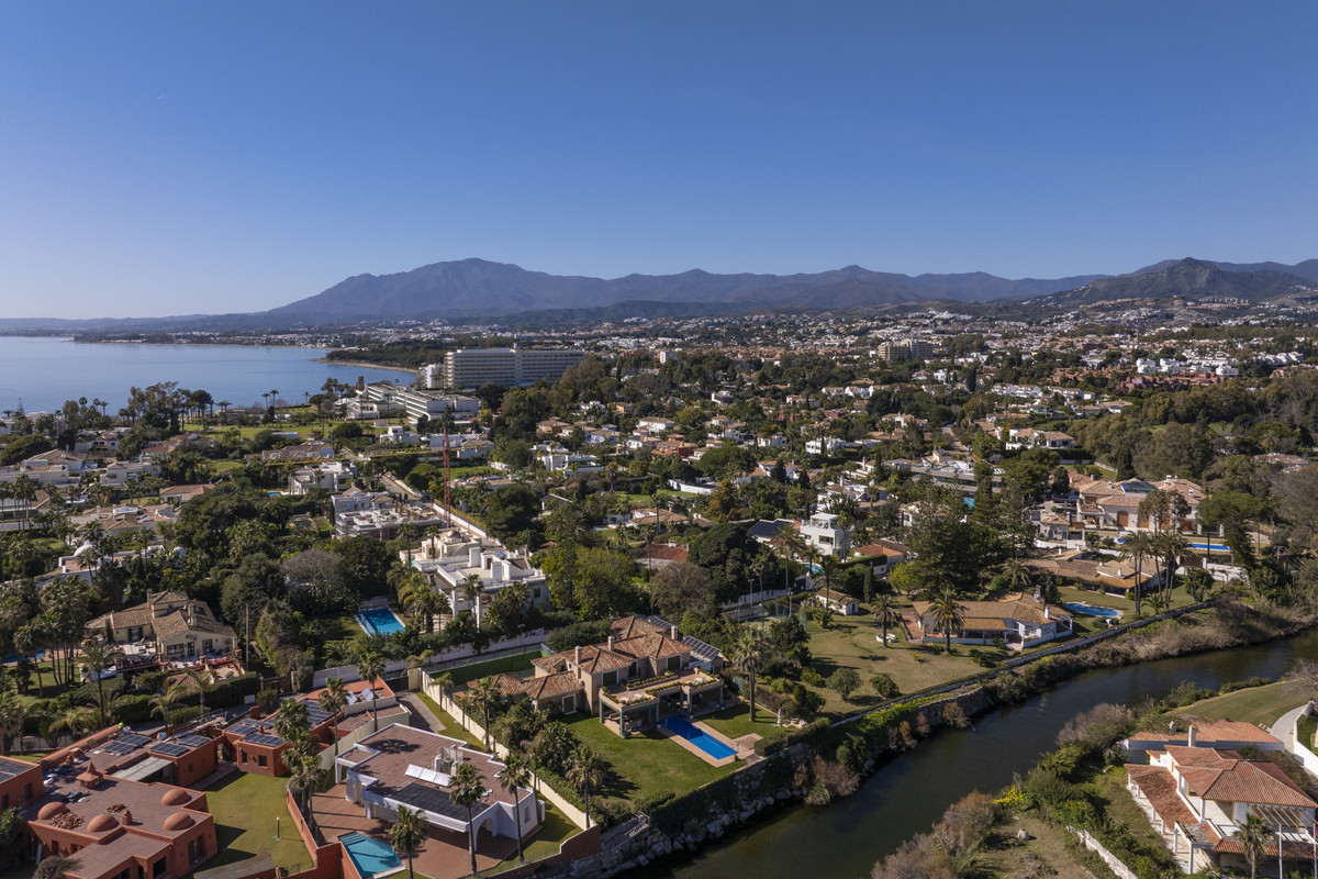 Huis te koop in Estepona | 5 slaapkamers H5315593