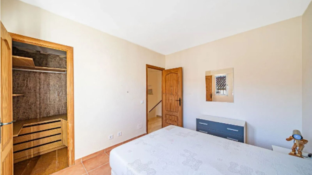 Huis te koop in Estepona | 3 slaapkamers H5316226