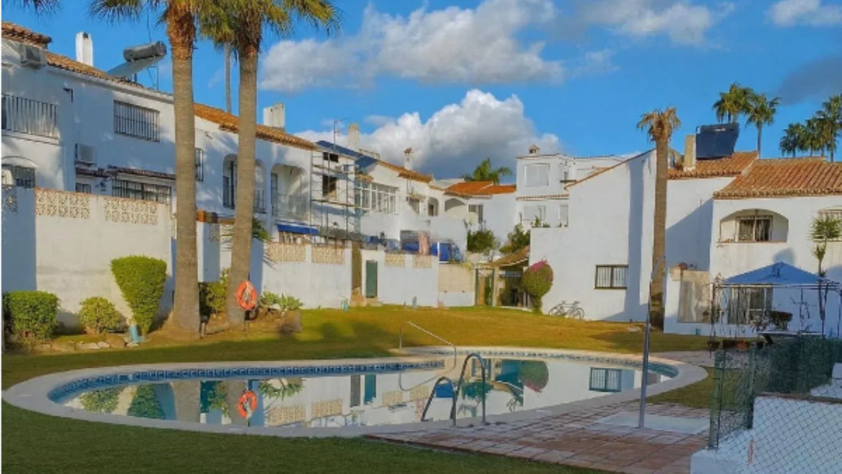 Huis te koop in Estepona | 3 slaapkamers H5316226