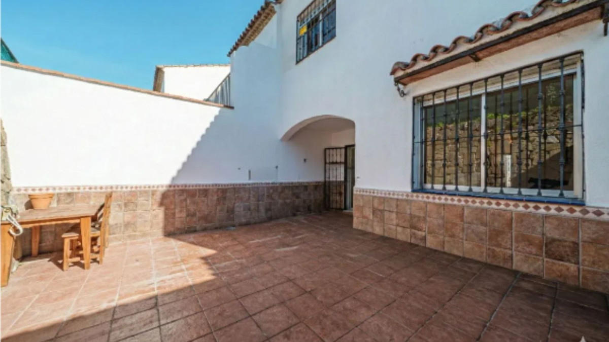 Huis te koop in Estepona | 3 slaapkamers H5316226