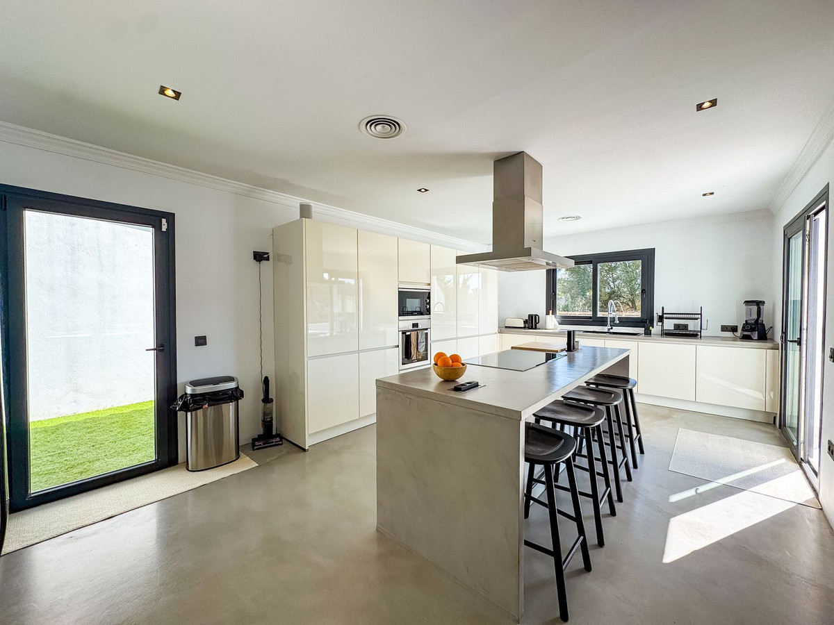 Huis te koop in Estepona | 5 slaapkamers H5316964