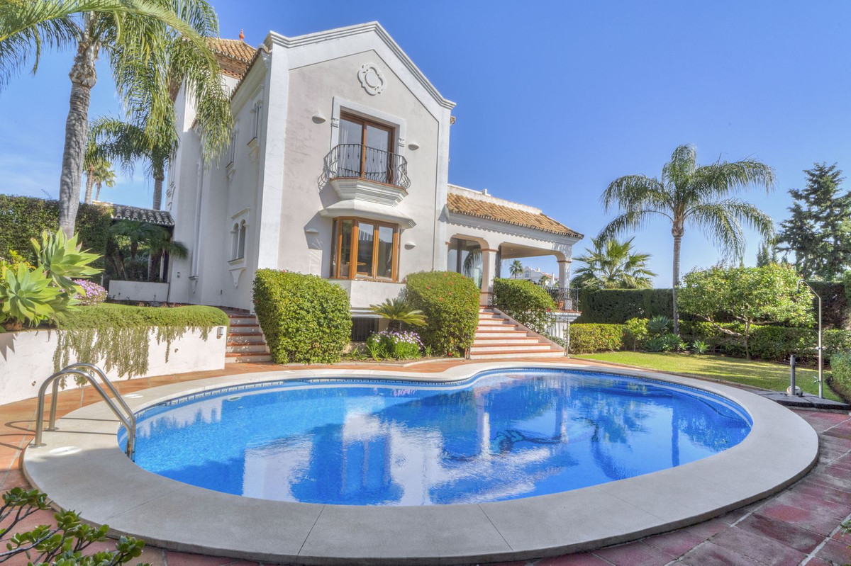 Huis te koop in Estepona | 5 slaapkamers H5318464