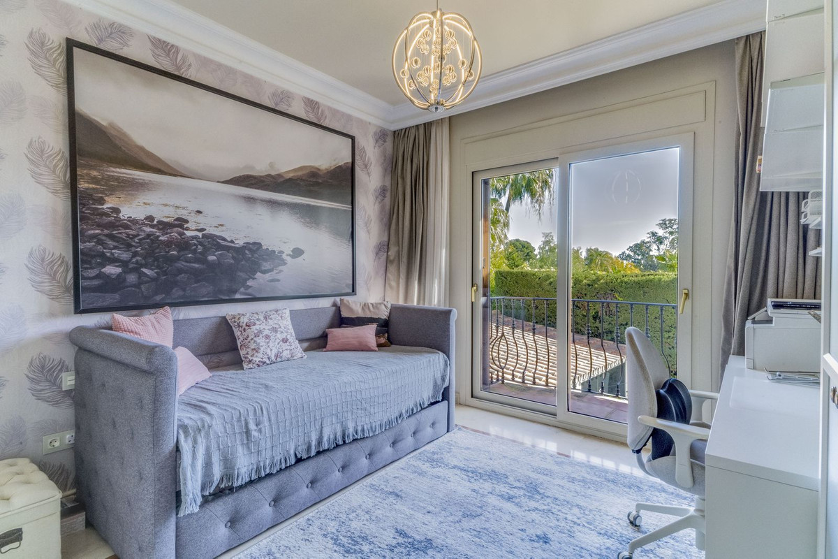 Huis te koop in Estepona | 5 slaapkamers H5318464